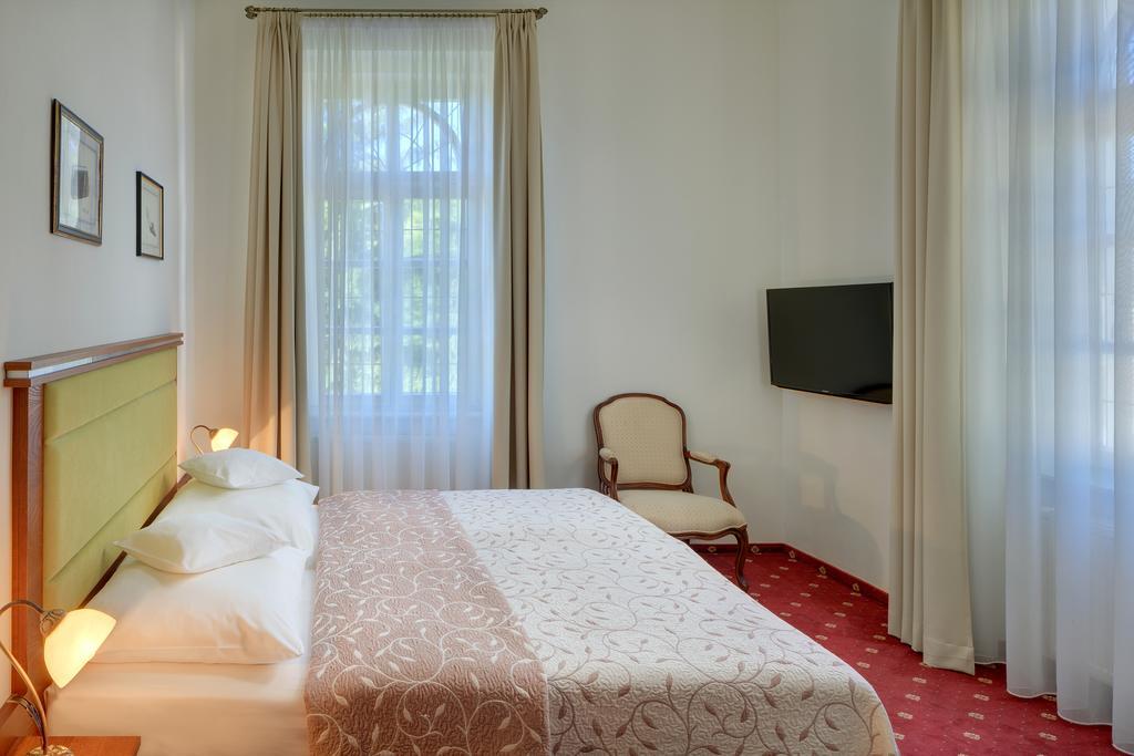 Gourmet Hotel Villa Patriot Marianske Lazne Exterior foto