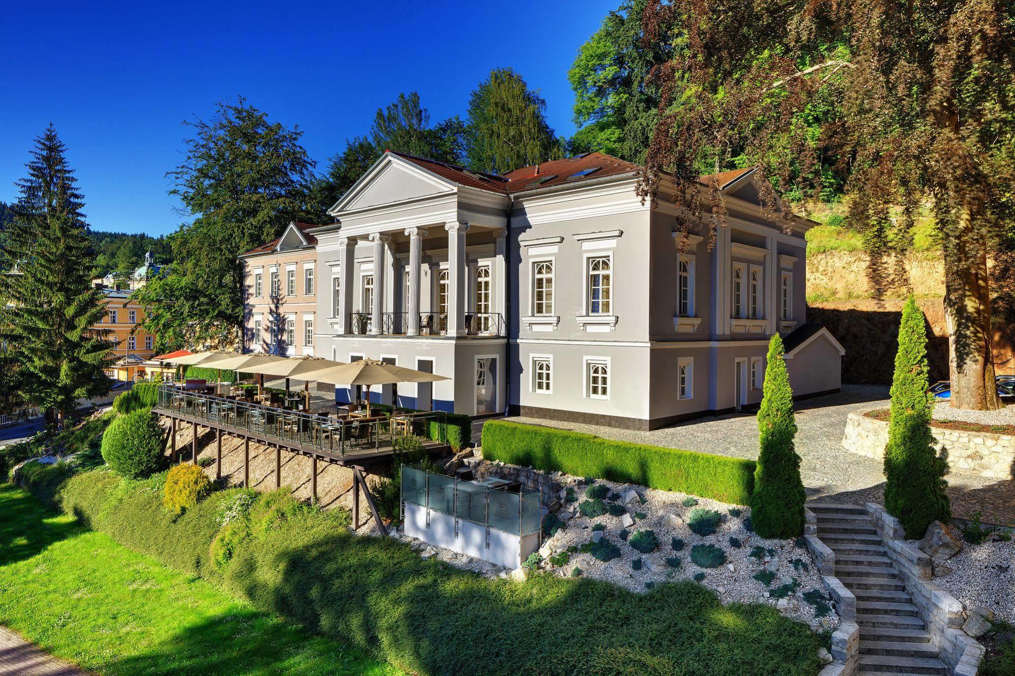 Gourmet Hotel Villa Patriot Marianske Lazne Exterior foto